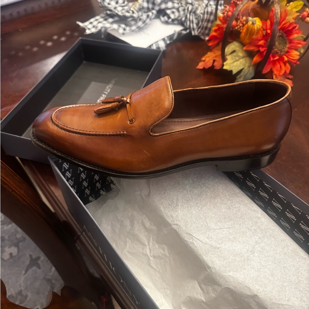 Men's Brown Kennedy Tassel Loafers with Tassels, color tan two tone size 13D-NEW